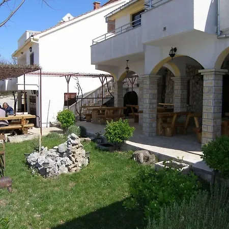 Pisak-3 Appartamento Anić